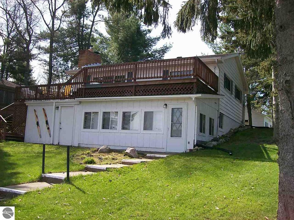 1st image of 1729 S Ogemaw Trl