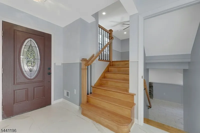 4 bed, 3.0 bath, $5,000 — Photo 4