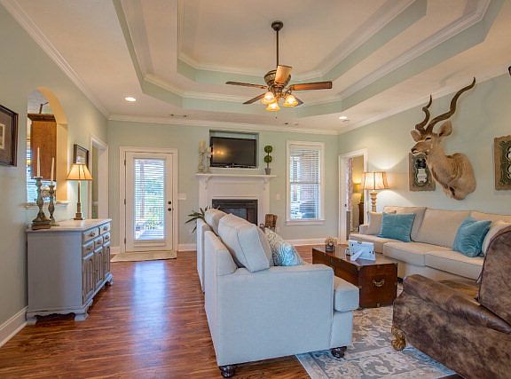 4th image of 2710 Sawgrass Ln