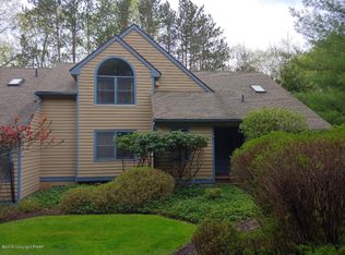 2157 Oak Hill Dr, Buck Hill Falls, PA 18323