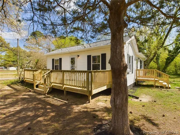 6864 Fields Landing Rd, Hayes, VA 23072