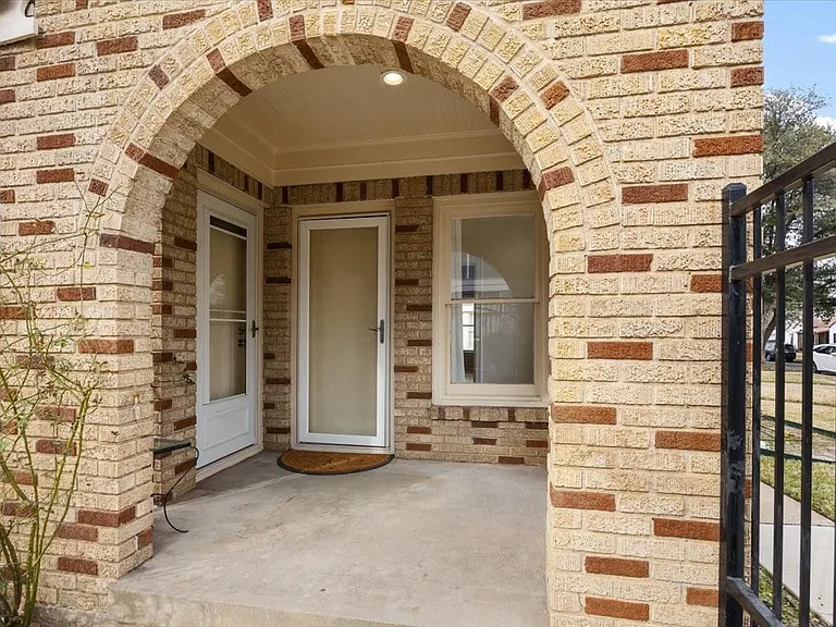 2118 Stanley Ave — Photo 5