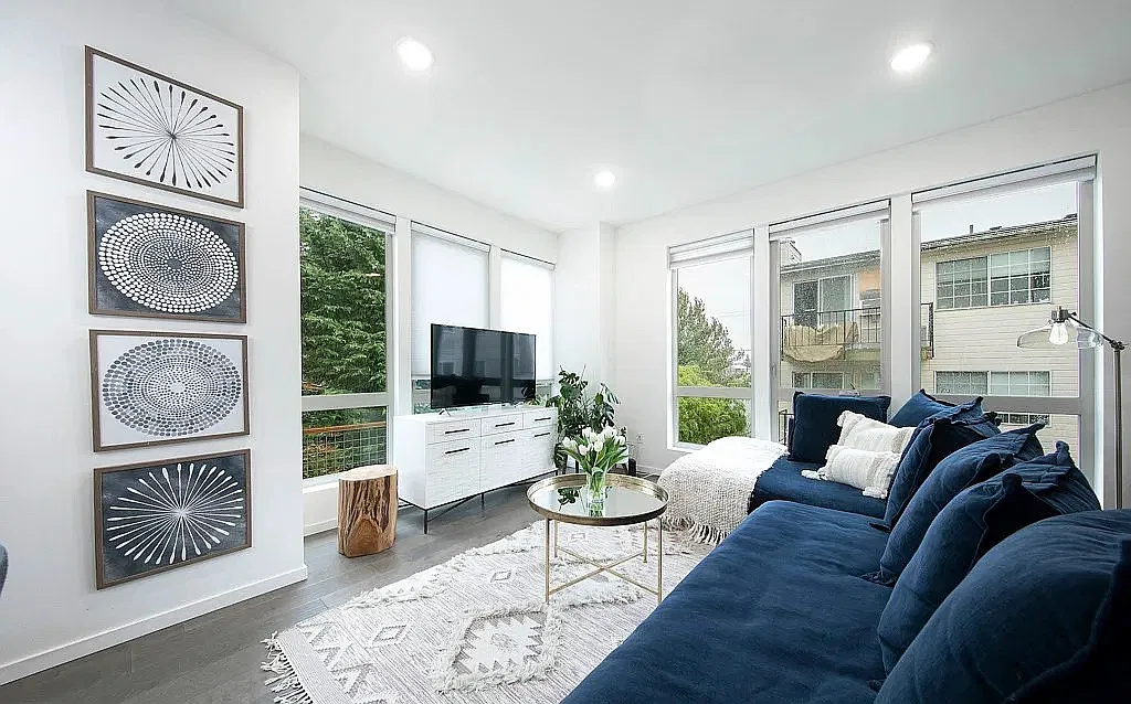 3 bed, 2.0 bath, 1530 sqft, $4,200 — Photo 3