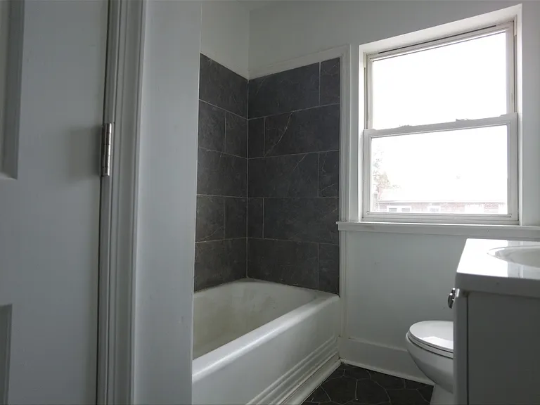 18 S Abington Ave — Photo 7