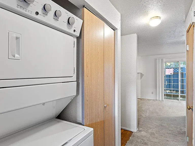 Heron View Apartment Homes — Photo 11