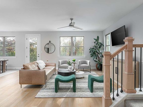 3rd image of 18 Storyvale Ln