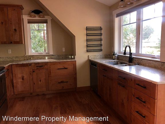 5th image of 10684 NE Byron Dr