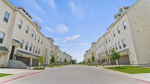 The Summit Brownstones Photo 1