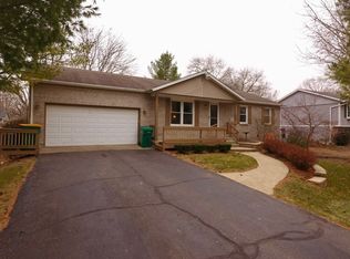 1723 Crescent Dr, Crystal Lake, IL 60012