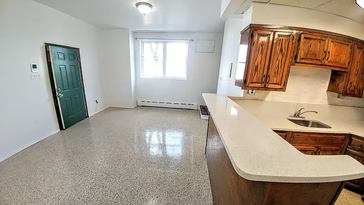 Rented by Downtown Mgt & Realty LLC | media 7