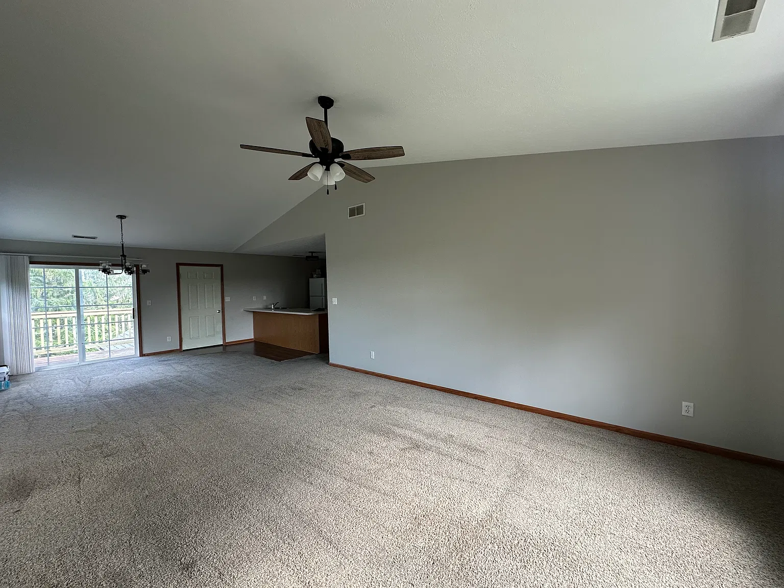 2 bed, 1376 sqft, $1,600 — Photo 1