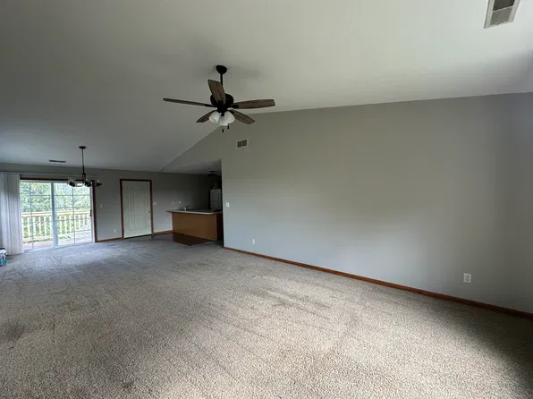 10450 Metalmark Ln Unit 4, Roscoe, IL 61073