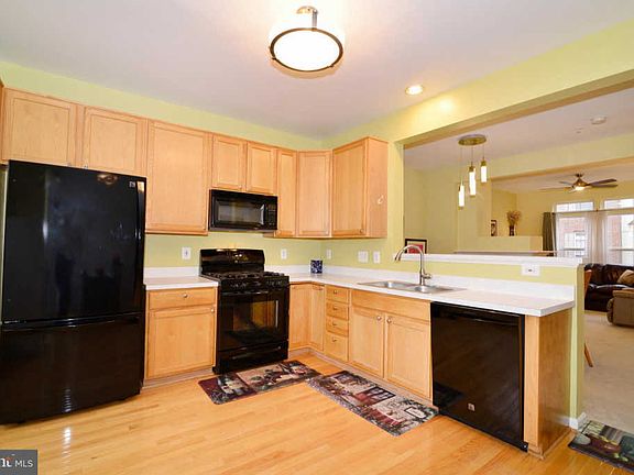 2nd image of 5853 Pearson Ln