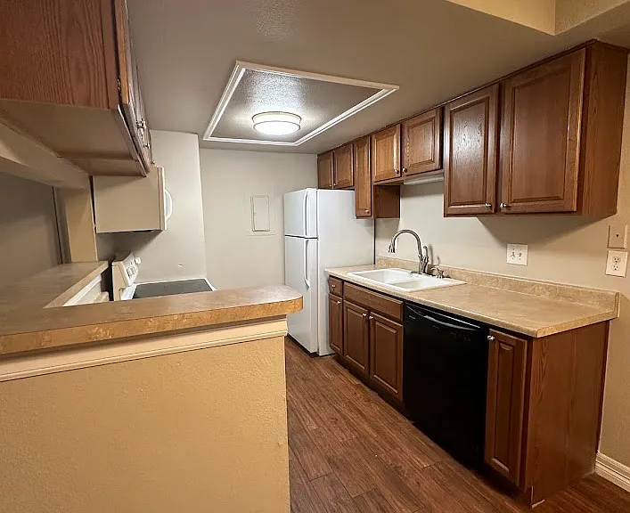 1872 S Pitkin Cir #0 — Photo 15