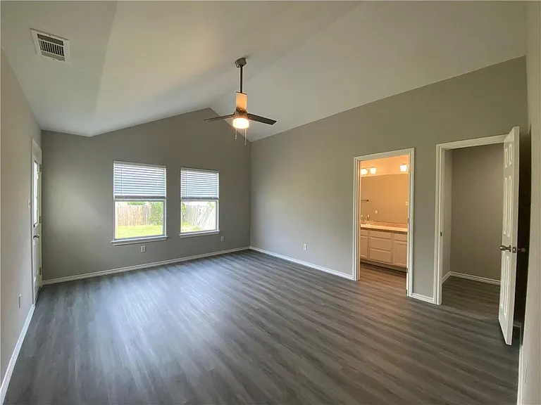 504 Debra Dr — Photo 9