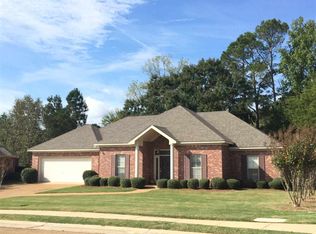 102 Hunters Gln, Clinton, MS 39056