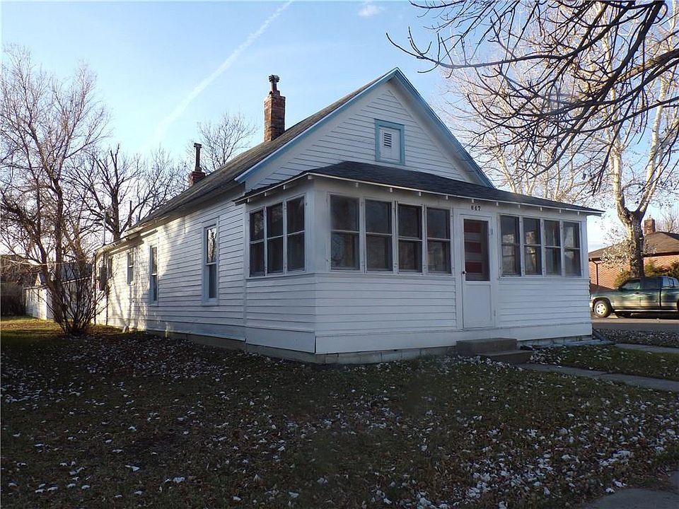 2nd image of 647 Main St