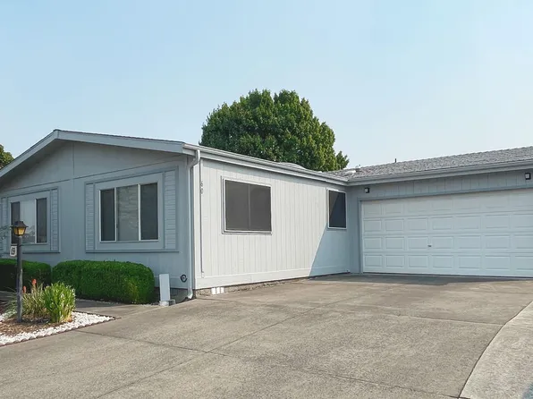 555 Freeman Rd Unit 60, Central Point, OR 97502