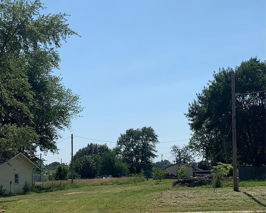 1st image of 806 S Court St