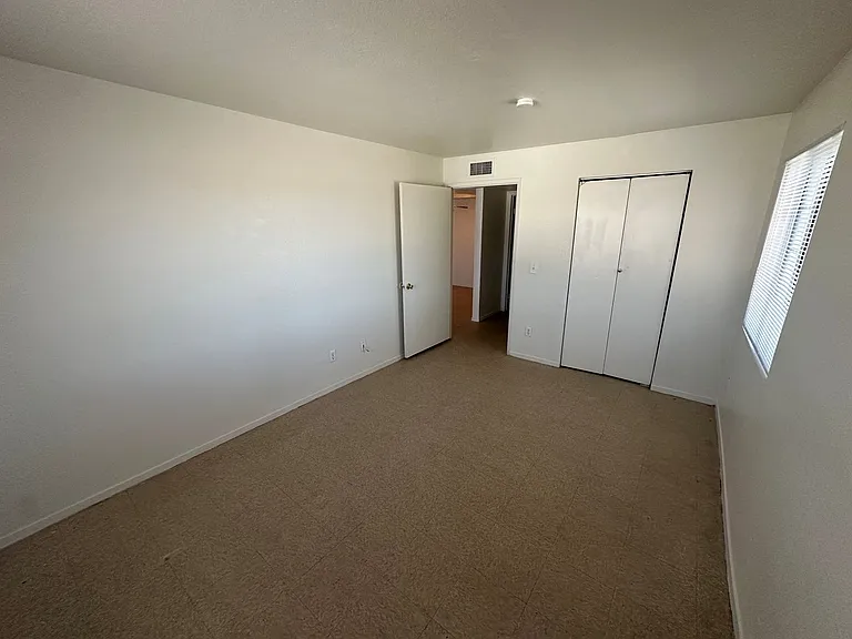 3990 E Carey Ave — Photo 10