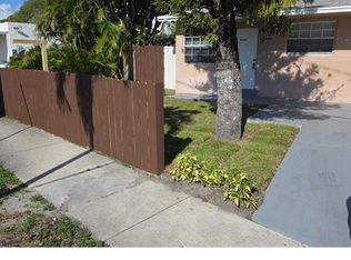 606 Phippen Waiters Rd #S, Dania, FL 33004