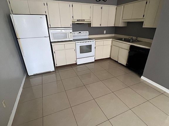 4th image of 2442 Fielding Ct