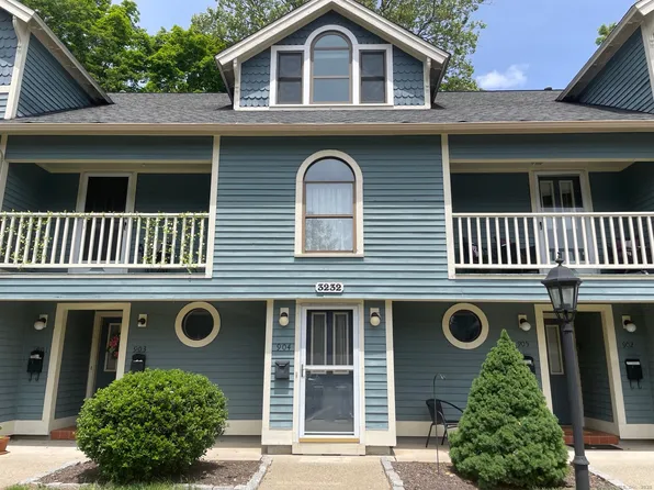 3208 Whitney Avenue #9D, Hamden, CT 06518