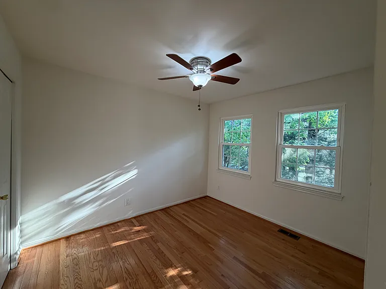 10404 Parthenon Ct — Photo 25