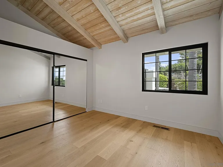 683 Marine View Ave — Photo 19