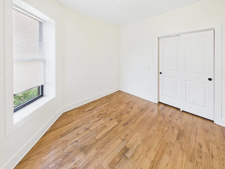1439 E 66th Pl #2E — Photo 16