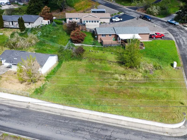 NW Galaxy Dr, Winston, OR 97496