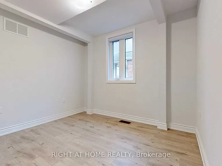 8 Airley Cres #MAIN — Photo 18