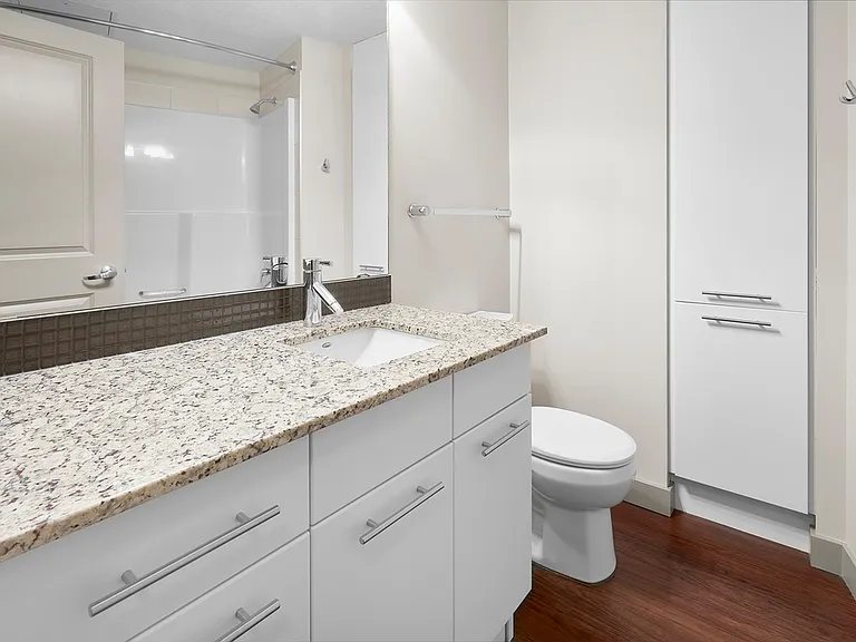 10823 Jasper Ave NW — Photo 28