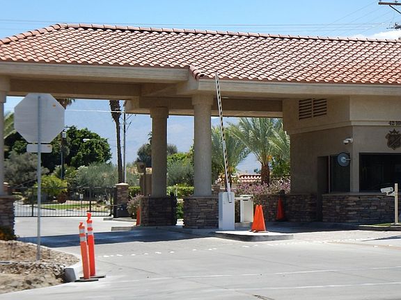 2nd image of 78480 Runaway Bay Dr