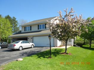 1049 Fleetfoot Dr, Waukesha, WI 53186