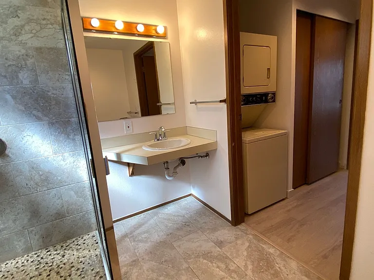 The Sandridge, LLC — Photo 14
