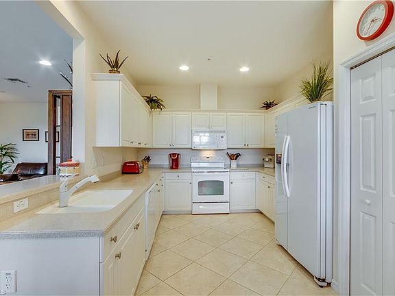 4th image of 16581 Goldenrod Ln Unit 102
