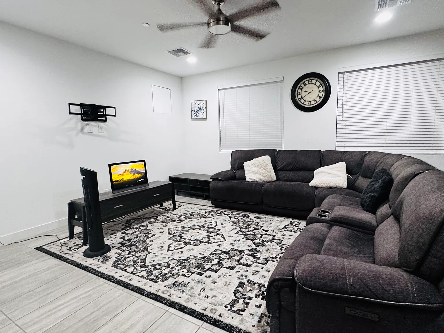 4 bed, 2374 sqft, $2,800 — Photo 4