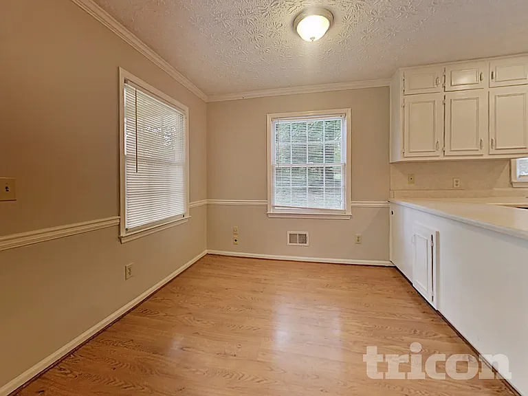 1516 Maple Ridge Dr — Photo 12