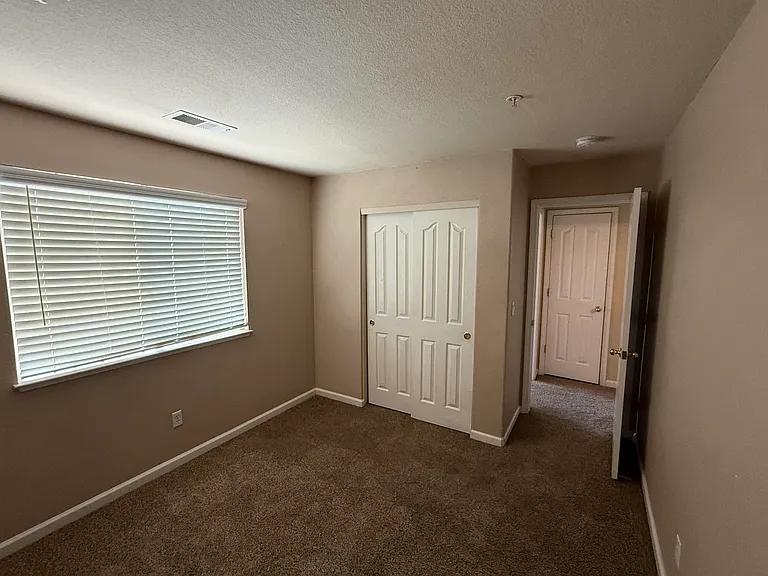 2052 Tivoli Ln — Photo 8