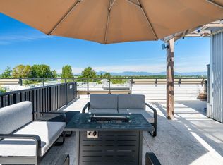 6077 London Rd #304, Richmond, BC V7E0A7