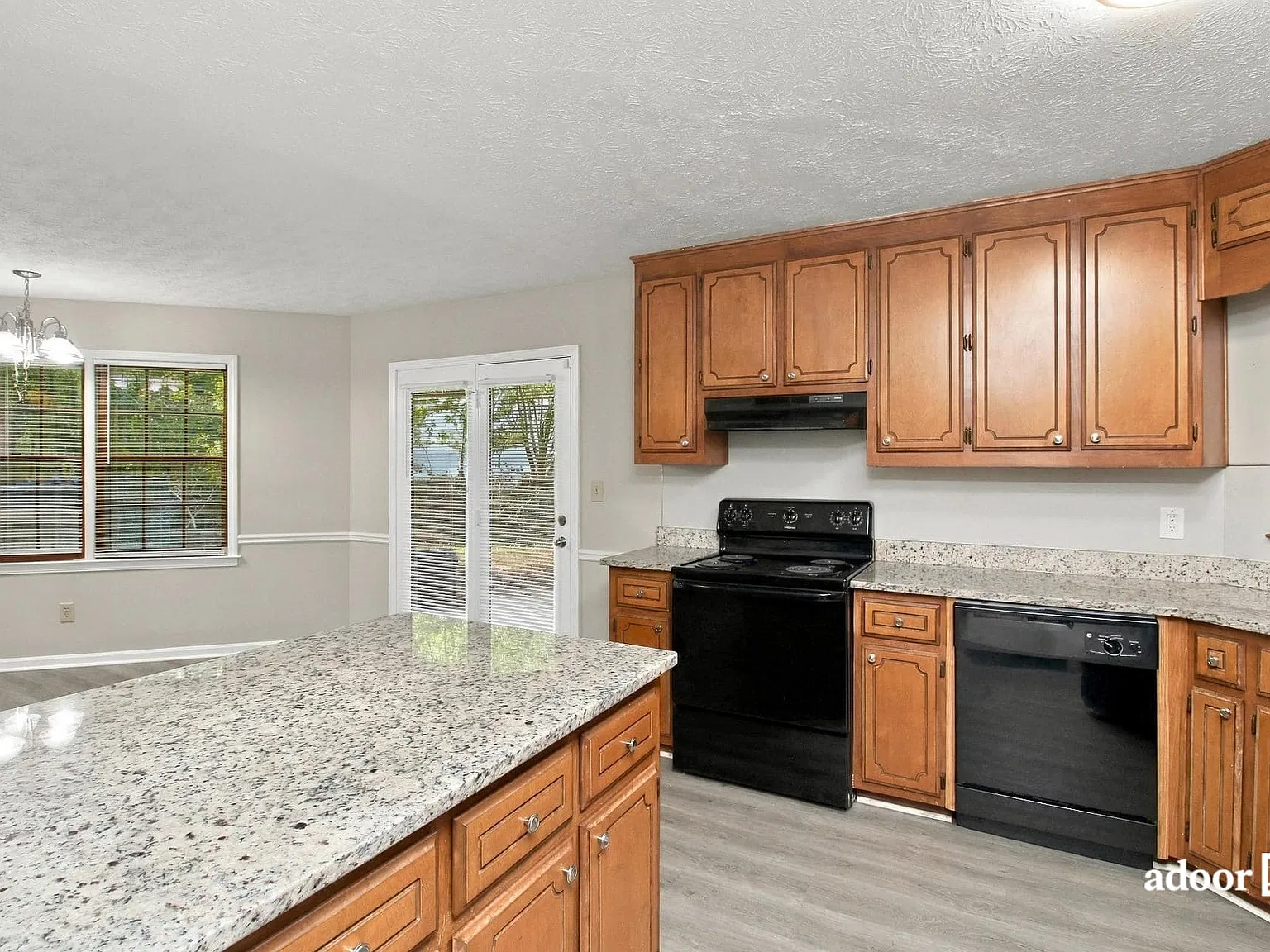 3 bed, 2.0 bath, 1446 sqft, $1,775 — Photo 3