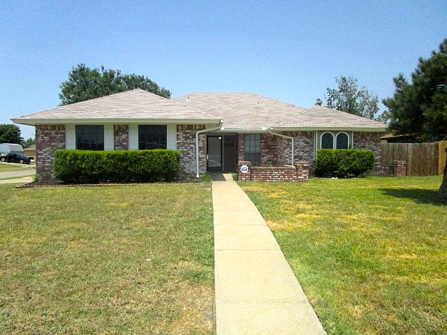 1st image of 2674 Hamilton Dr