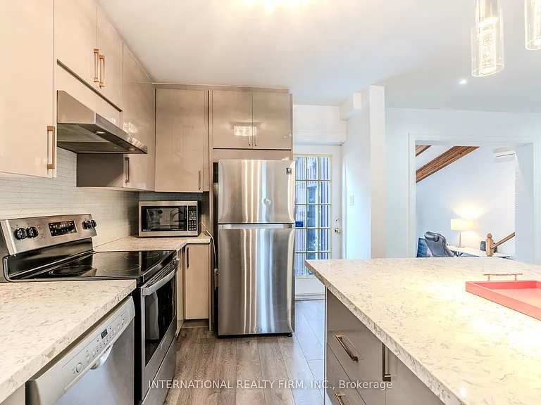 47 Maxwell Ave — Photo 8