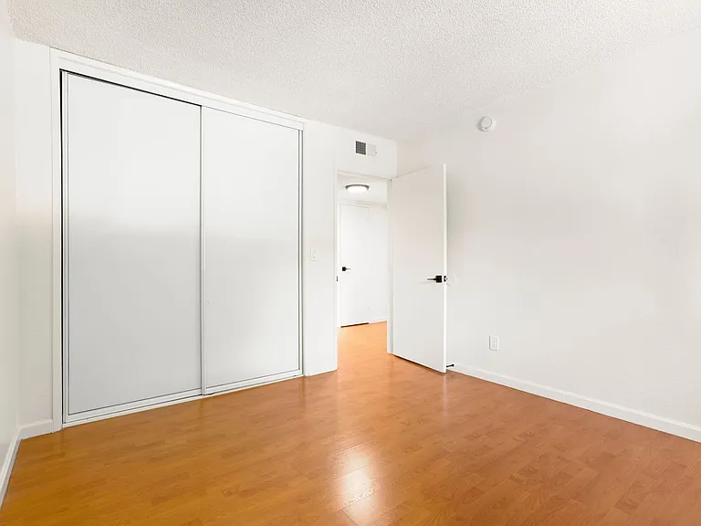 (El/Ti/Yo:B) 5139 White Oak Avenue — Photo 36