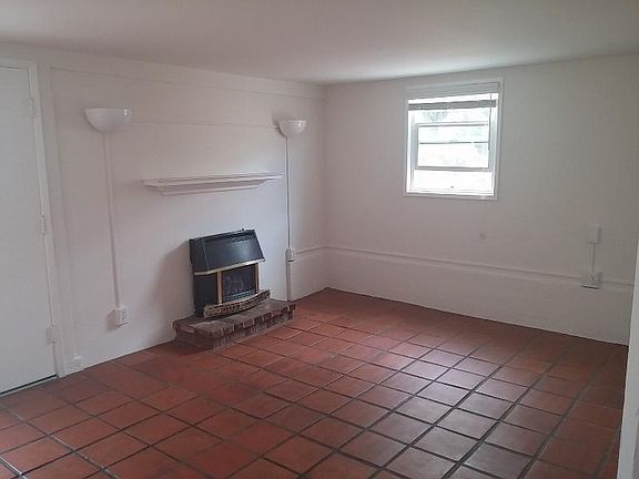 3rd image of 1132 Waldron Ave #A