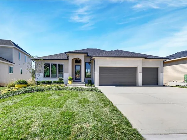 9962 Brockway St, Lenexa, KS 66220