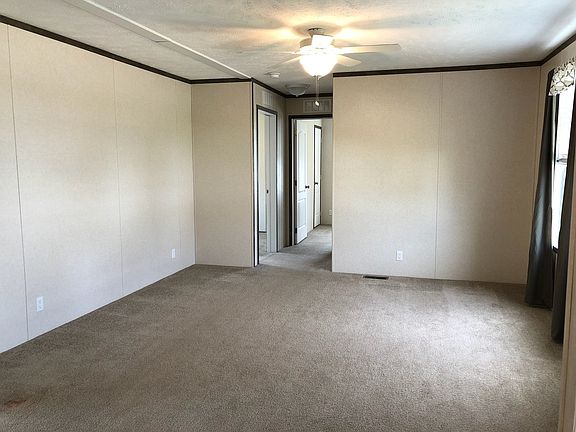 4th image of 2100 Stephenson Hwy #224