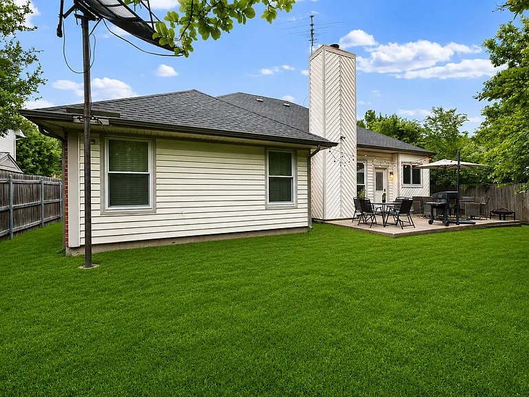 4143 Norway Ln — Photo 37