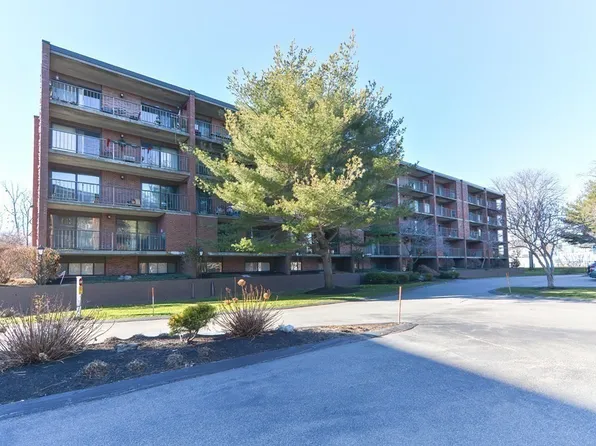 146 Marble St APT 204, Stoneham, MA 02180